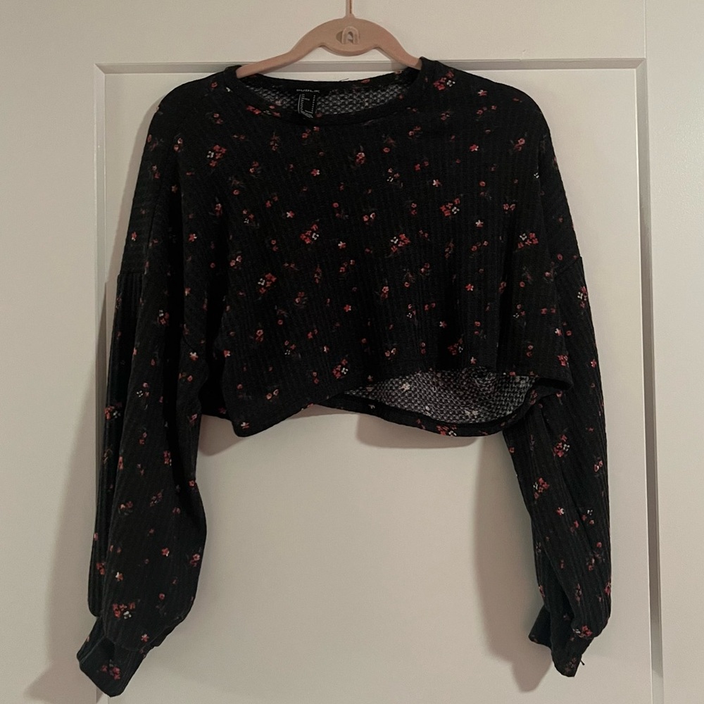 Floral Long Sleeve Crop Top